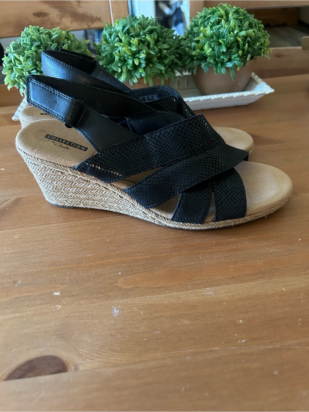 NEW Clarks Lafley Krissy Black Leather Criss-Cross Espadrille Wedge 10